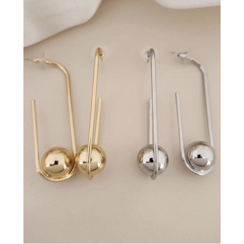 Tasarım Top Detaylı Küpe Modelimiz Tasarım Top Detaylı Küpe Modelimiz