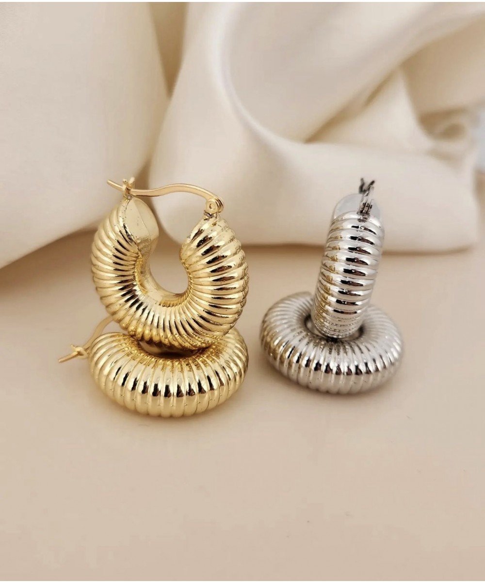 Gold Renk Salyangoz Küpe Modelimiz Gold Renk Salyangoz Küpe Modelimiz