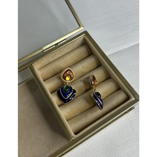 Gold Renkli Küpe Gold Renkli Küpe