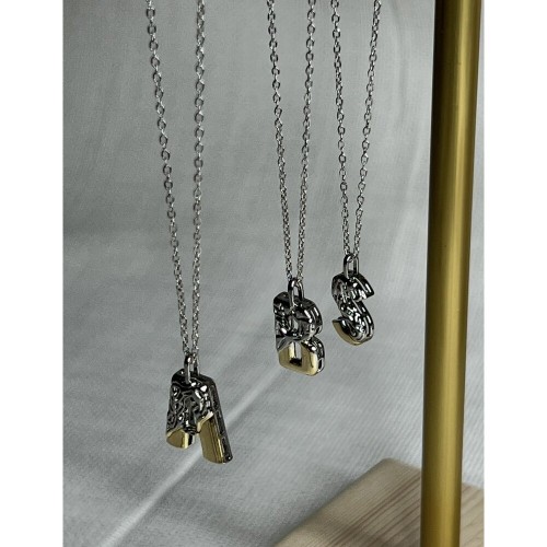 Silver Renk Harf Kolye Silver Renk Harf Kolye